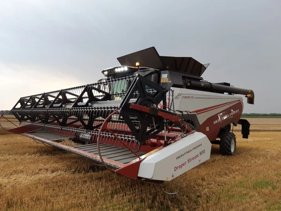 Draper Stream 900 Grain Harvesting Header for Combines