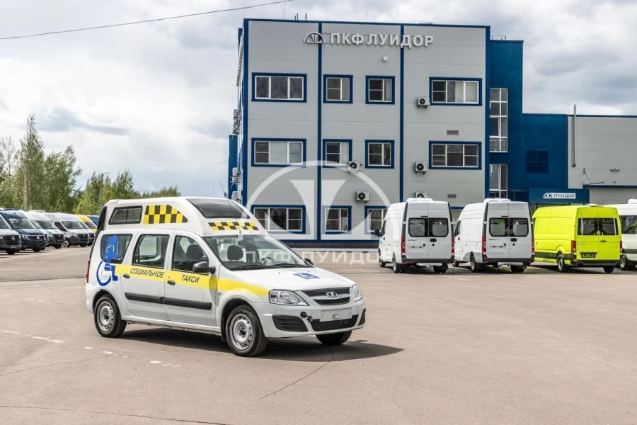 Passenger Transport Vehicle for Disabled Persons Type 2210, Modification 220001 based on LADA R90