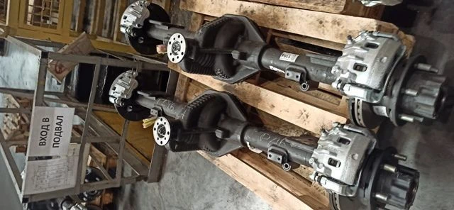 Front Drive Axle with Brakes and Hubs 33086-2300012-10