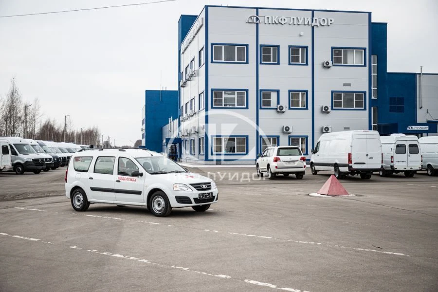 Medical Transport Vehicle Type 2210, Modification 220000 based on LADA R90