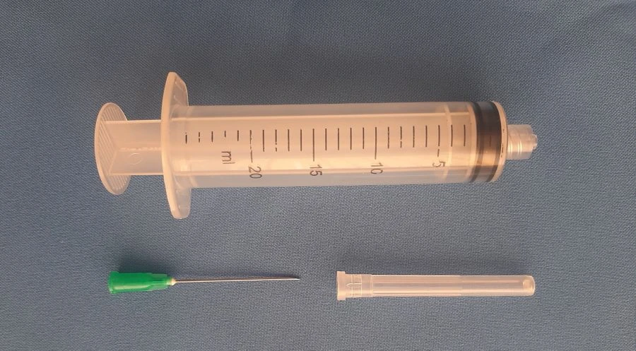 Single-use Syringe, Three-part, 20ml with Luer Lock Tip and Injection Needle