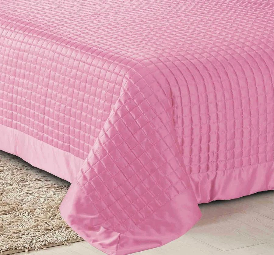 Cotton Fabric Bedspread with Synthetic Filler