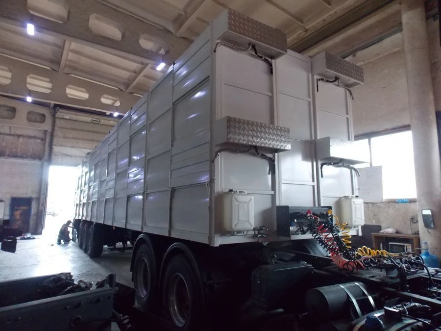 8785H8牲畜半挂车