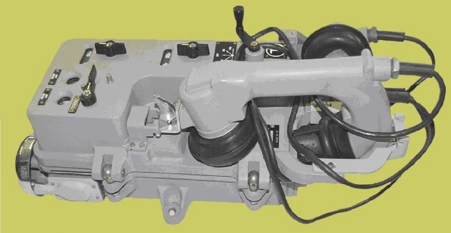Noise-Cancelling Telephone Apparatus P-452 for Battery-Free Shipboard Communication