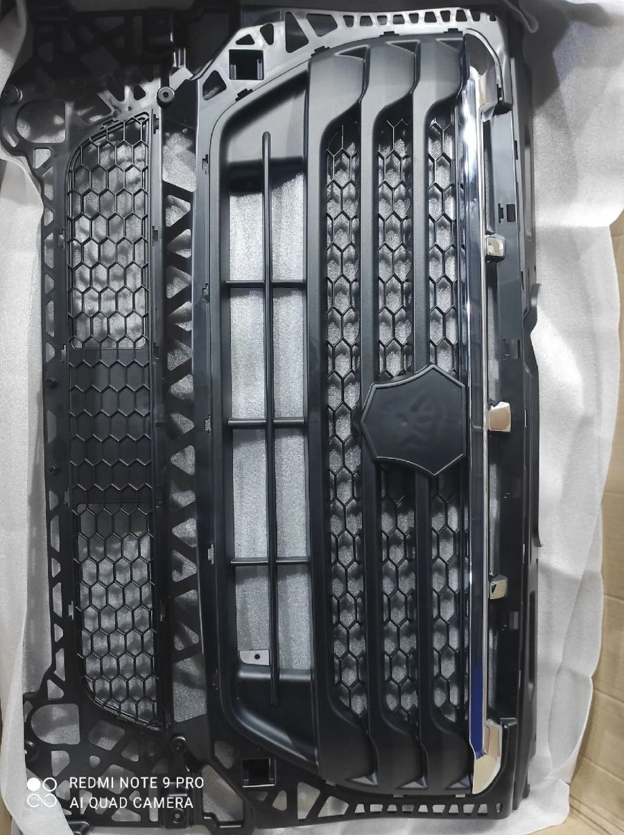 Radiator Grille Cover A64R52-8401020