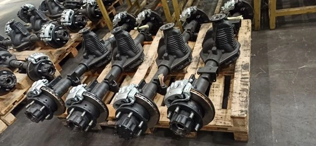 Rear Axle with Hubs for C40R13-2400015-20