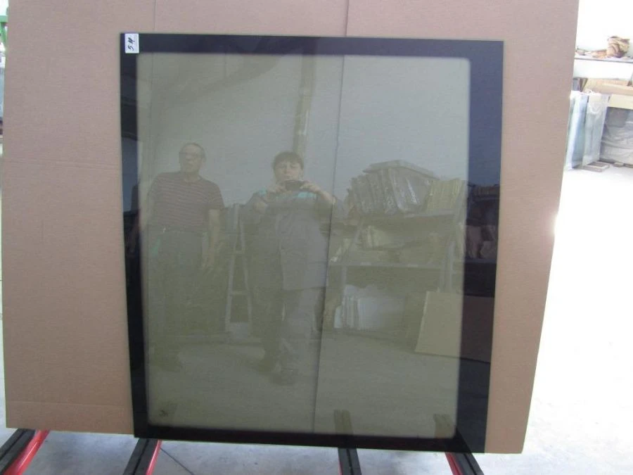 Side Window Glass No.3 Right for GAZ A68R52-5403082