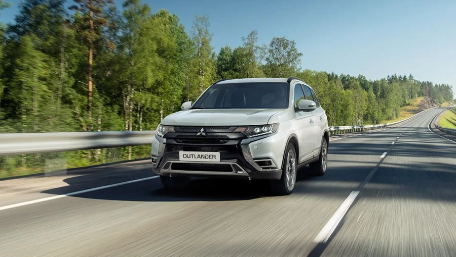 Mitsubishi Outlander 2.0 L CVT 4WD - Versatile Family SUV