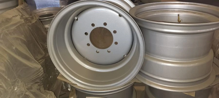 Steel Disc Wheel for Buses 18-13N2, Max Load 3750 kg