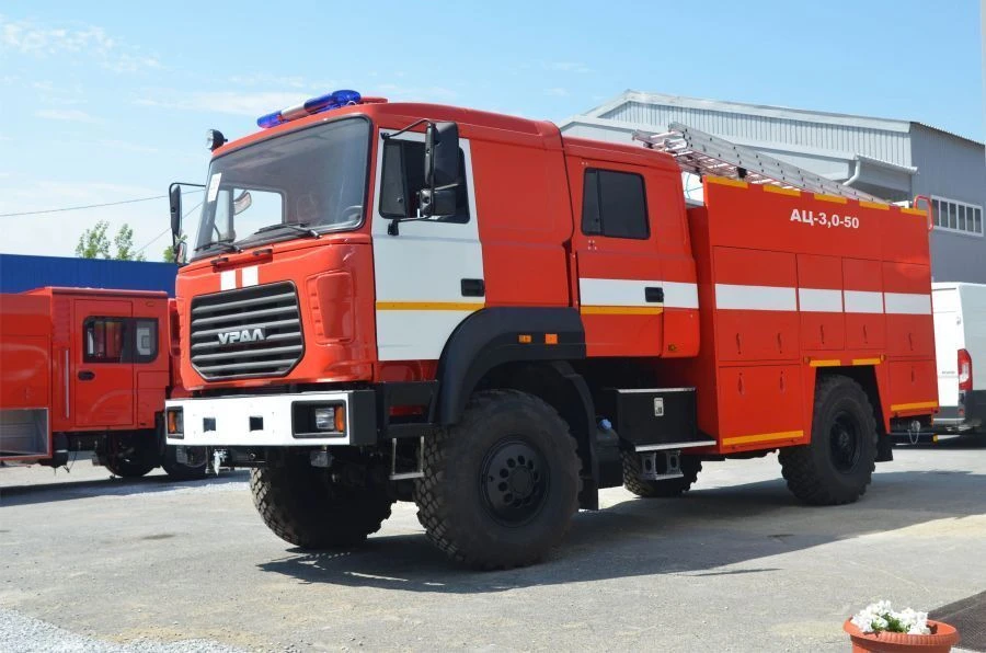 Fire Truck Tanker AЦ-3 (40-70) Model 58810R on Ural-4320 Chassis