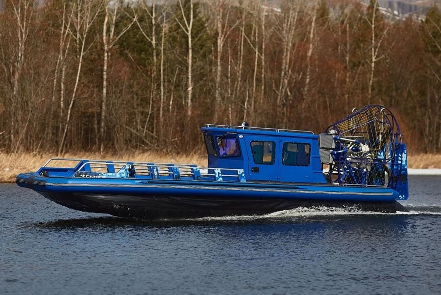 Phantom 850K Airboat - Dual-Hull Design