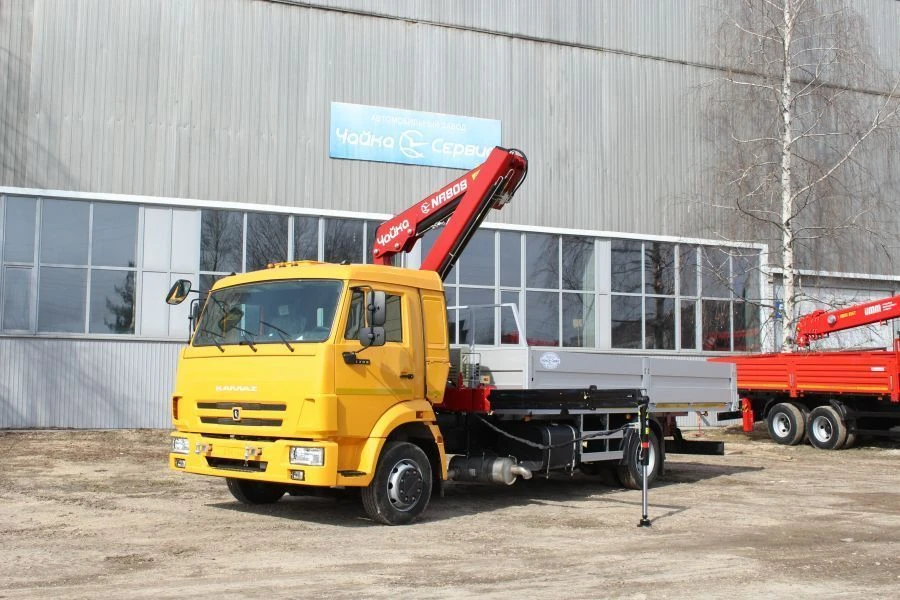 带起重机的运输车 NR8082S