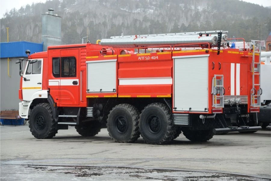 Fire Fighting Foam Vehicle APT (5.0-7.5)-40/4, Model 58815K43118