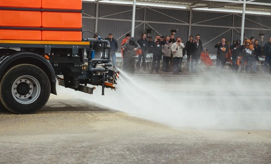 Mercator RR-400.4 De-Icing Distributor for Road Maintenance