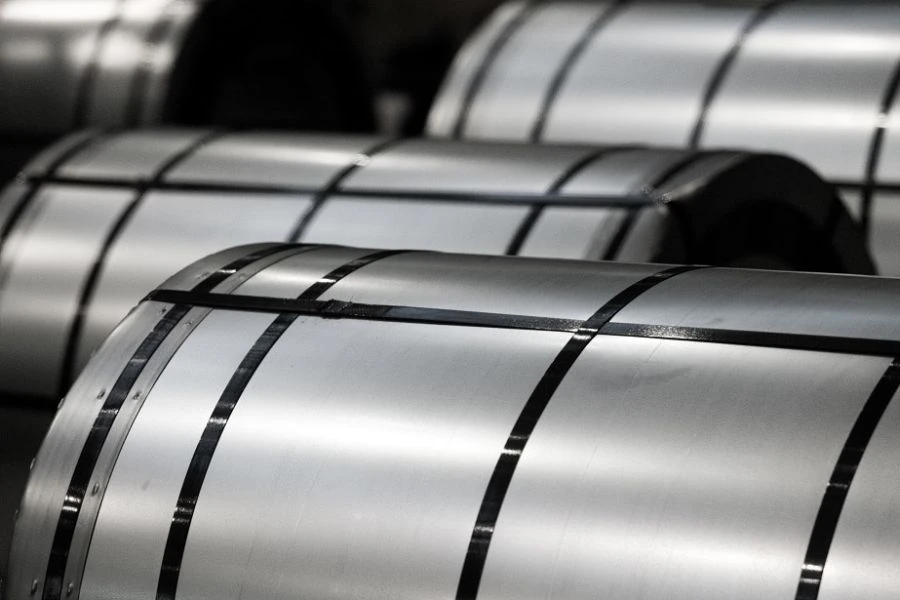 Hot-Rolled Alloy Flat Steel Coils, Width 600mm and Above