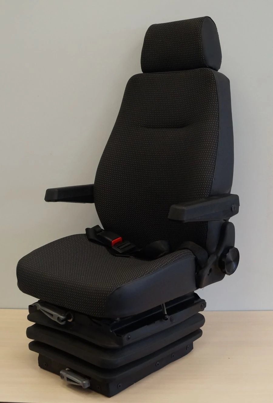 Operator Seat for Excavators with Mechanical Suspension SK 111.100.002