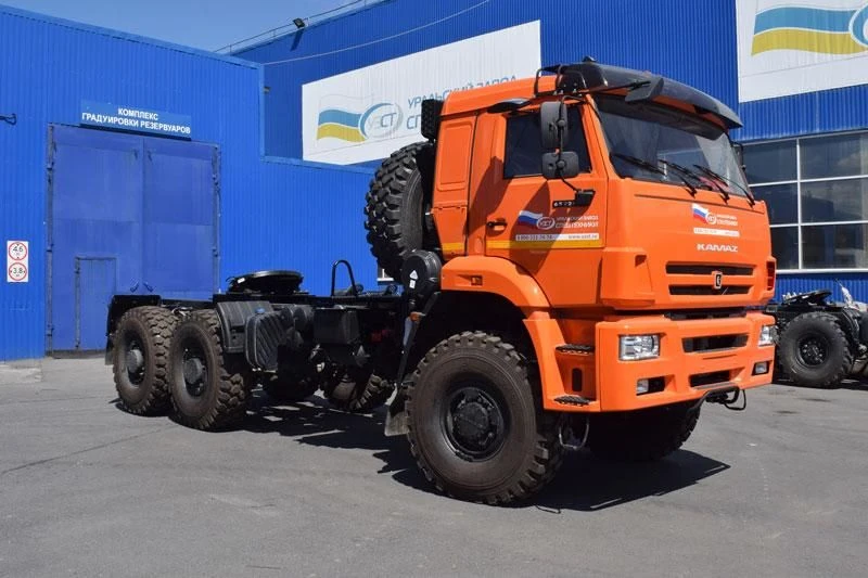 UZST05拖车拖拉机 KAMAZ 65224-53