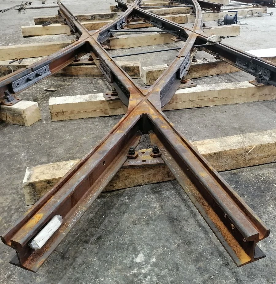 Tramway Intersection for Fixed Tracks 30330, 8412.00.000