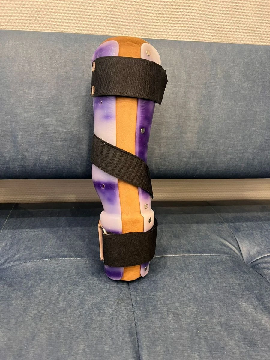 Knee Joint Support Brace - Adjustable Stabilizer