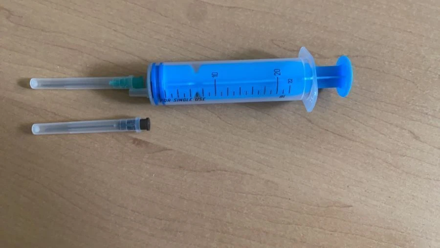 Sterile Single-Use Injection Syringe with Needles, 20B Luer Type