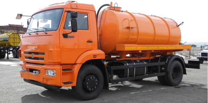 Vacuum Cleaning Machine 5686-0000010-34 on KAMAZ 43253-G5 Chassis