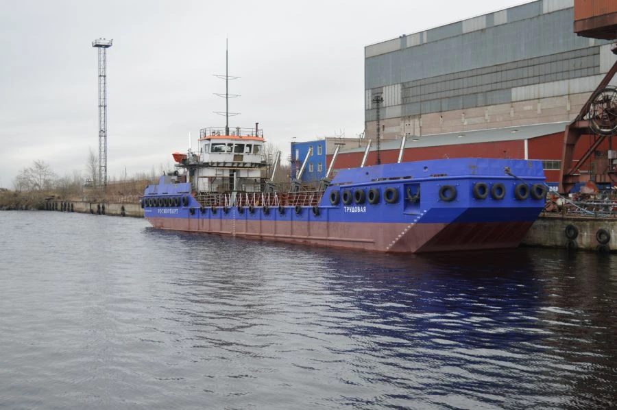 Self-Propelled Barge "Trudovaya" for Ground Transport