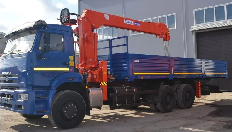 KAMAZ-6520 Cargo Truck with Crane Model 336951