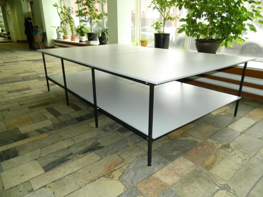 Cutting Table - Customizable Dimensions and Finishes