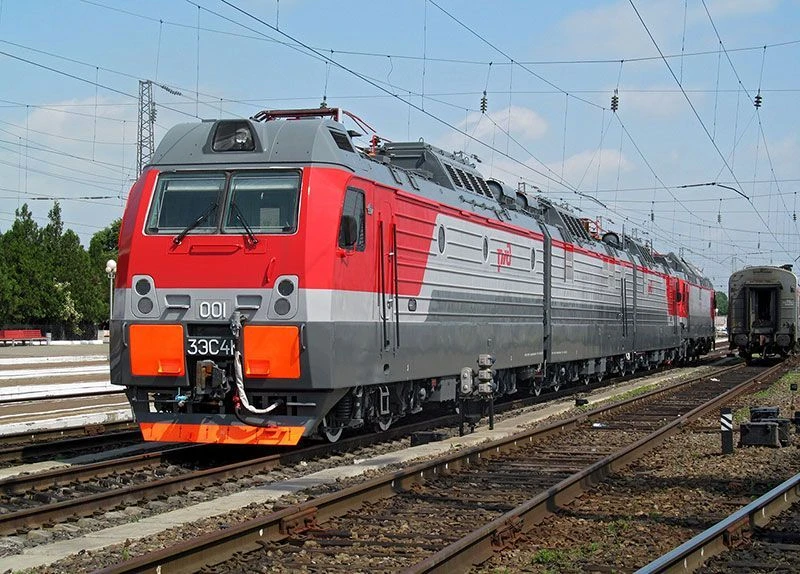 High-Power Freight Electric Locomotive with Microprocessor System 3ES4K