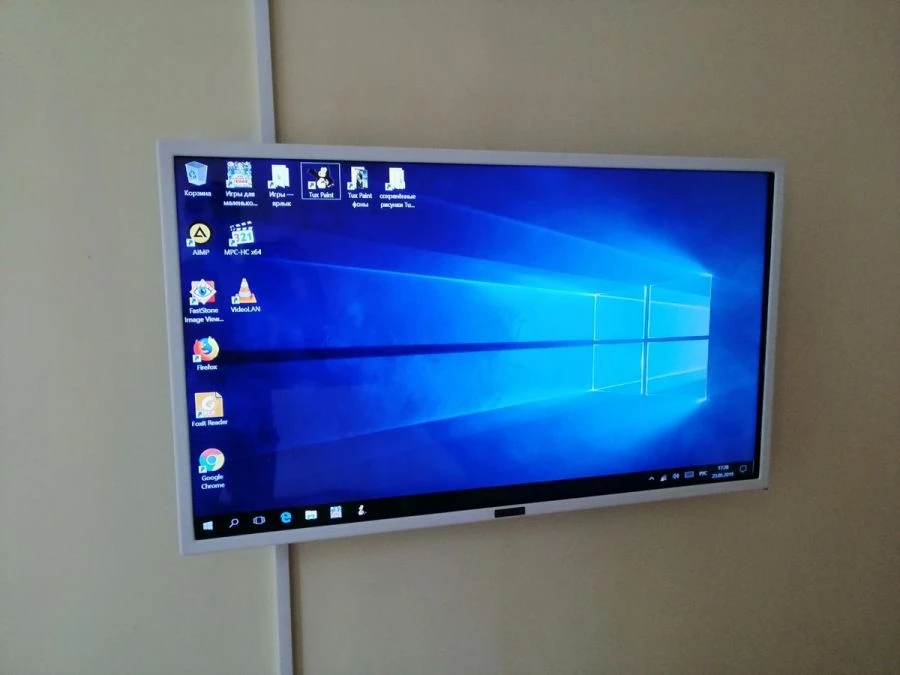 Interactive Touch Panel "TouchPaint