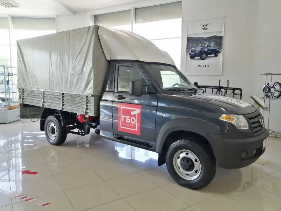 UAZ 236021-041 2-Door 3-Seater Pickup Truck