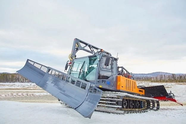 SUM RT12 Industrial Crawler Tractor for Snow Preparation