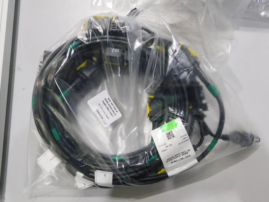 Right M1-CAN Bus for Automotive Electrical Equipment AMFE.372470.350-22