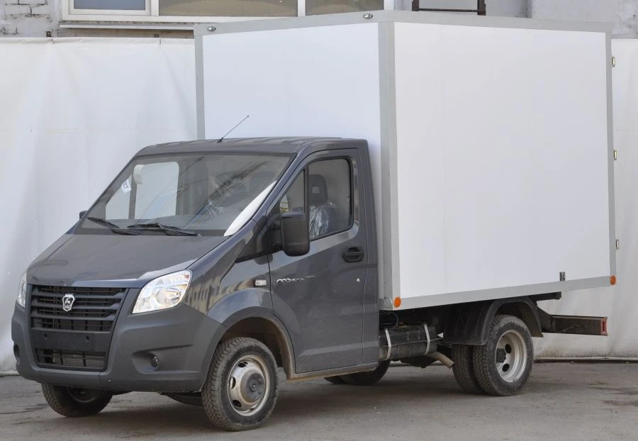 Cargo Truck with Dual-Fuel Engine (Gasoline/CNG) 2824P