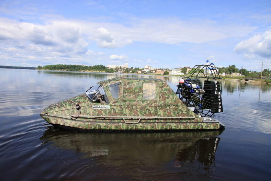 Wind Rose Airboat R-6N - Versatile Small Vessel