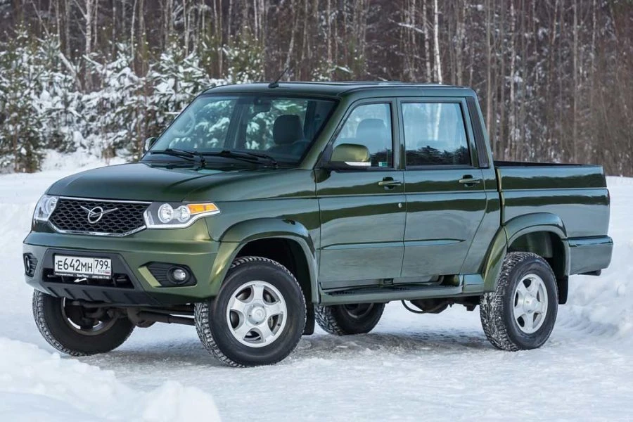 UAZ PICKUP 23632-353 - 5-Seater All-Wheel Drive Truck