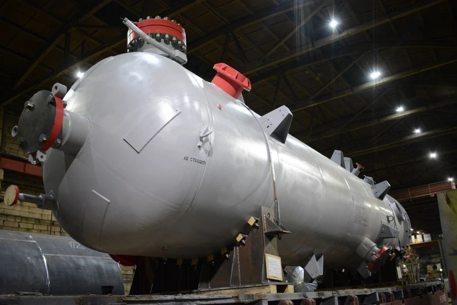 Separator for Gas-Liquid Separation 652-V-100A,B,C,D, 752-V-100A,B,C,D