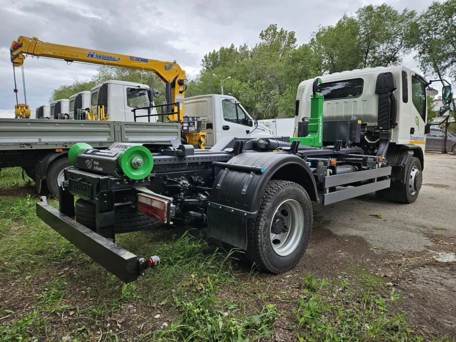 Container Garbage Truck 67066-SV, Model 670666-51