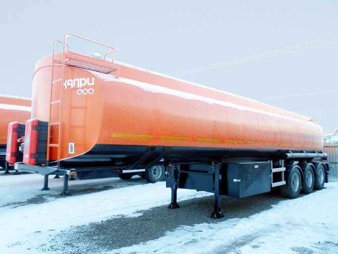 Tank Semi-Trailer for Transporting Petroleum Products Model 9639T