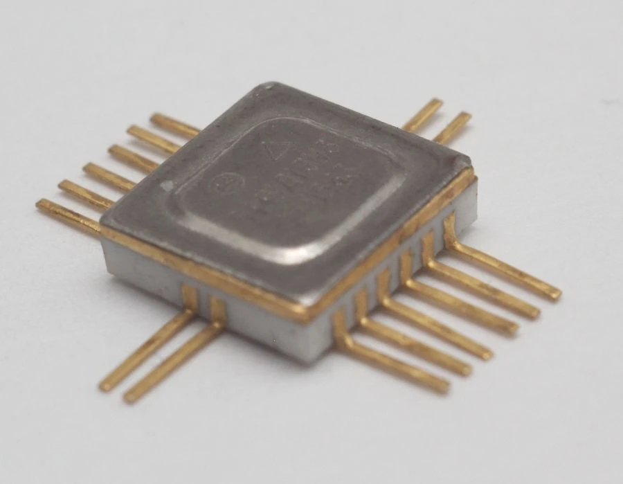 Voltage Comparator Chip 521CA4 C1 (Gold Plated)