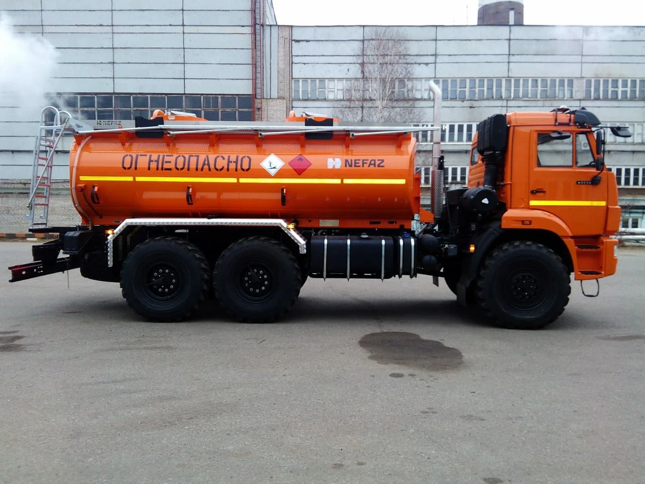 Автоцистерна НЕФАЗ-66052-L4