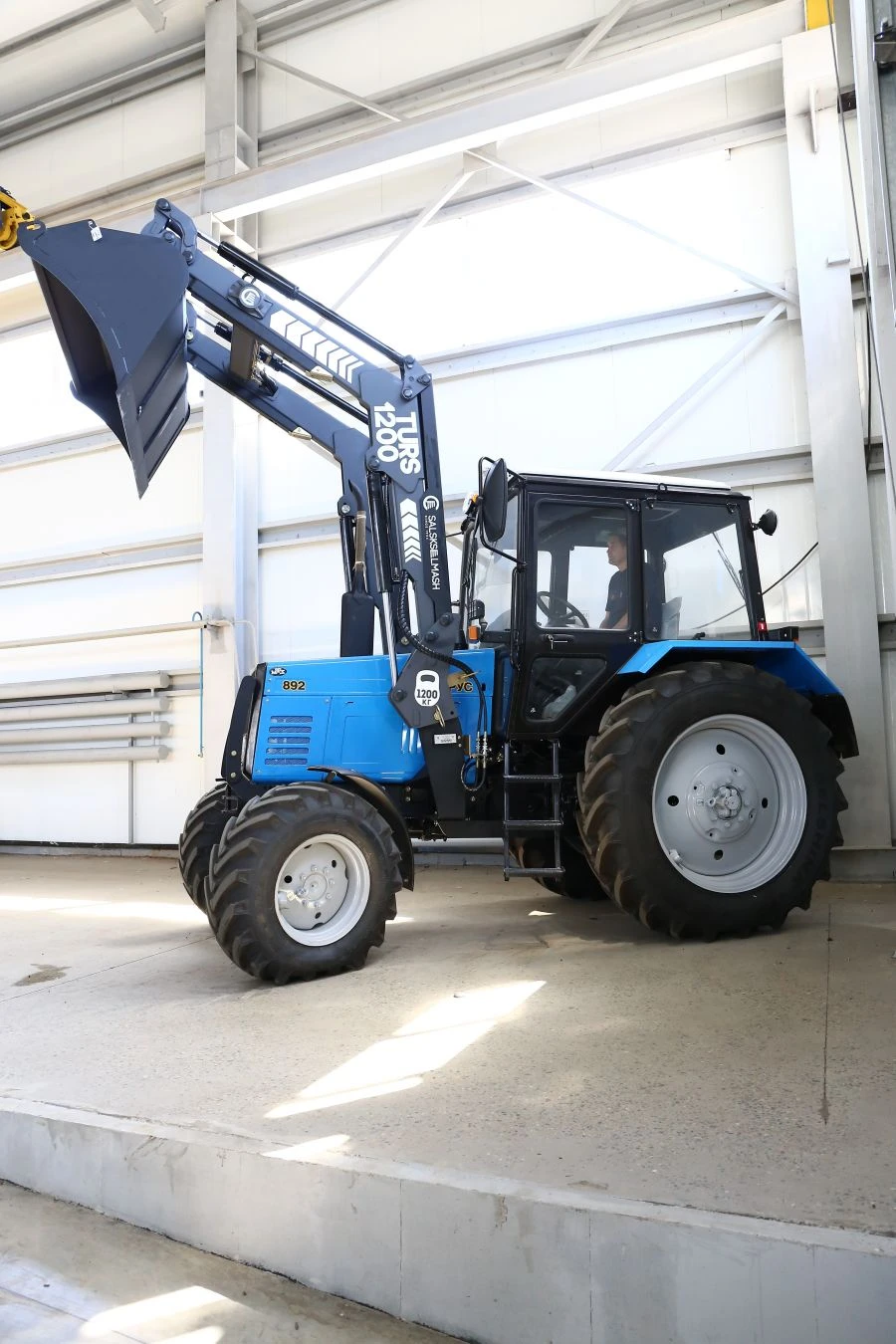 Universal Loader for Various Loads KUN(TURS)-1200-0D