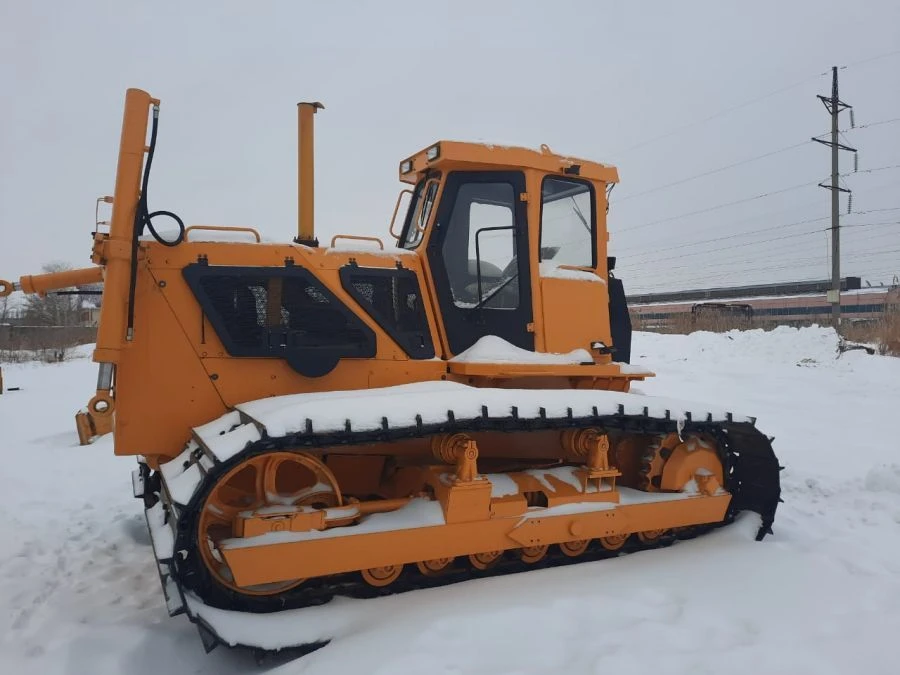 Self-Propelled Tractor for Heavy-Duty Applications T10