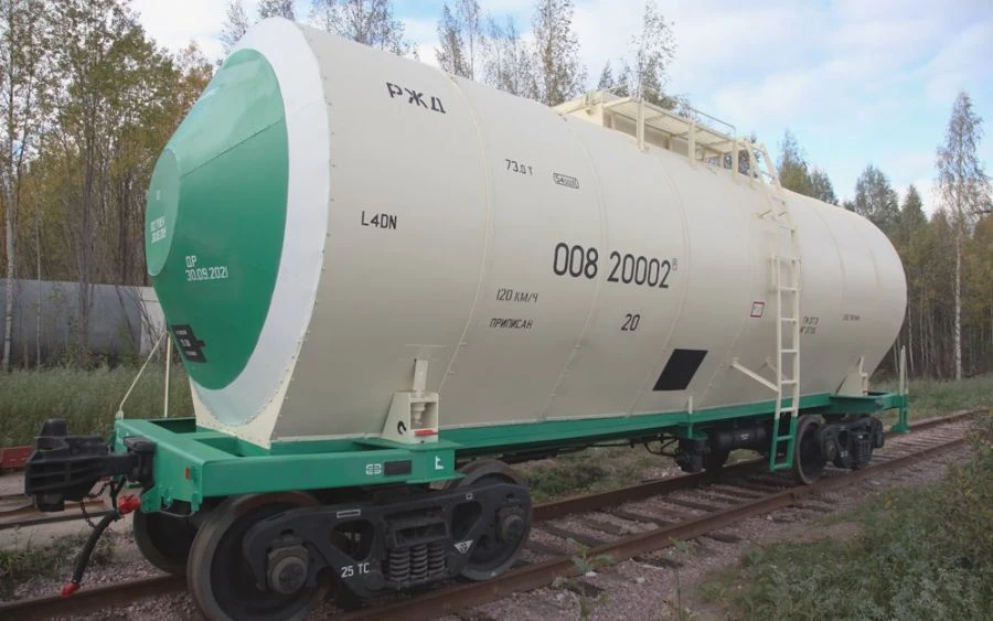 Chemical Tank Car for Transporting Chemicals, Model 15-6900-01