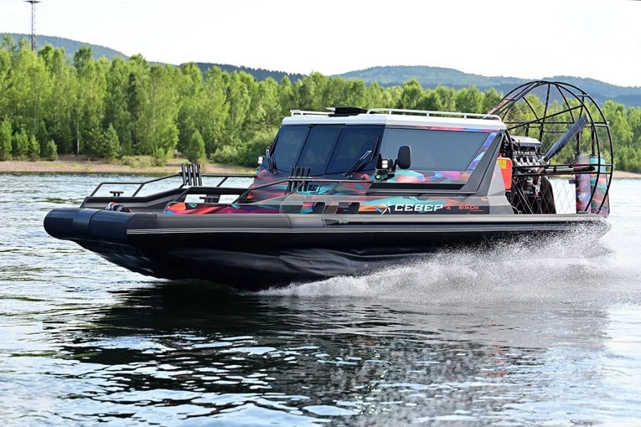 Phantom 650K Airboat with Dual-Hull Design