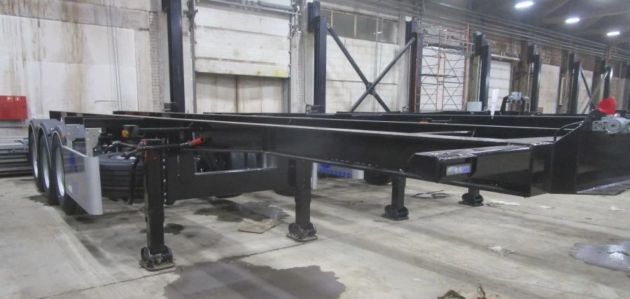 Low-Bed Three-Axle Semi-Trailer Chassis SF-352T