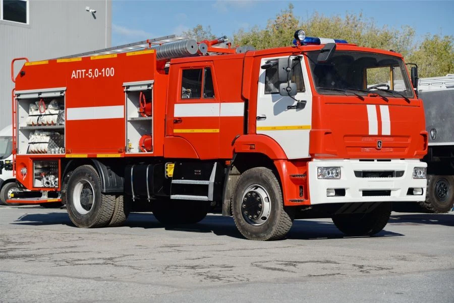 Foam Fire Fighting Vehicle APT (3.0-5.0)-100, Model 58816T