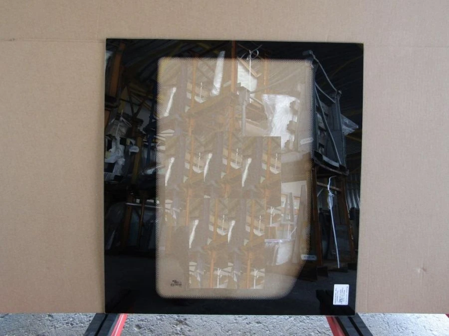 Right Glass No. 1 for GAZ A62R33.5403062-01