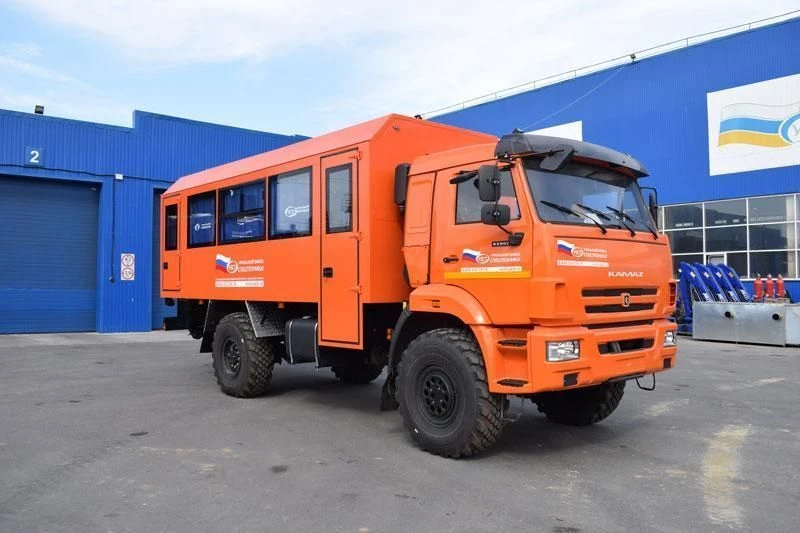 Special Bus with Crane Functionality, Model UZST 5861-52 on KAMA3 43502-D5 Chassis