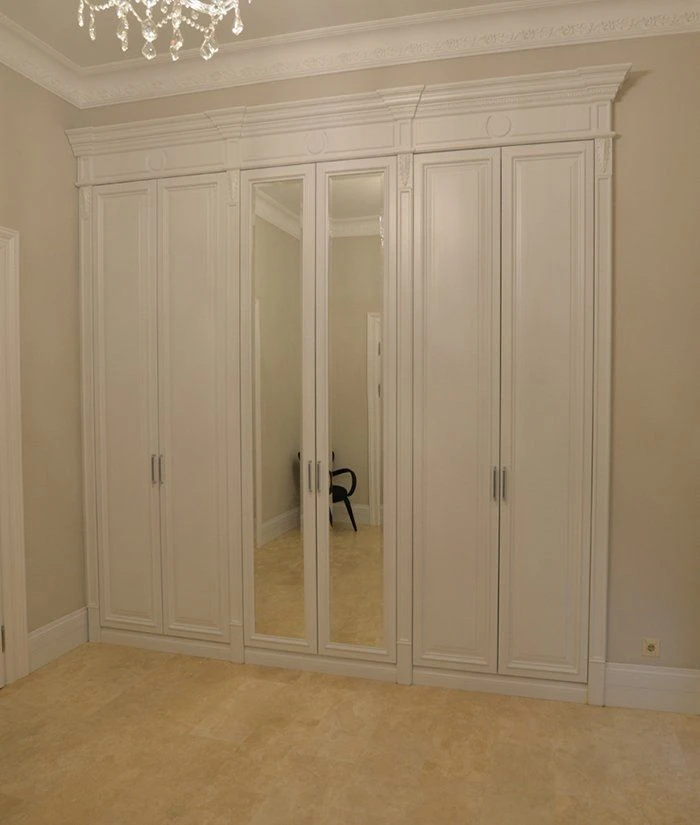 Built-in Wardrobe with Customizable Storage Solutions